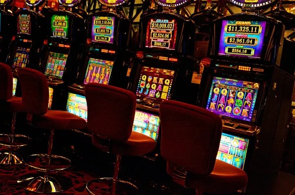 Historical payout data for Sweet Bonanza and Fortune Tiger slot games
